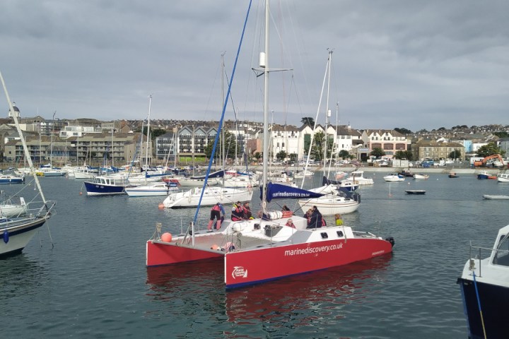 a small boat in a body of water